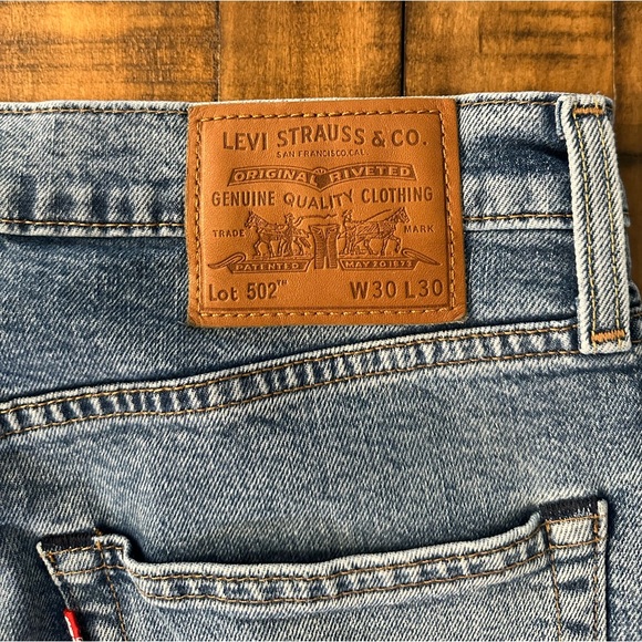 Levi's Premium Lot 502 Taper Fit Men’s Jeans - Picture 3 of 3